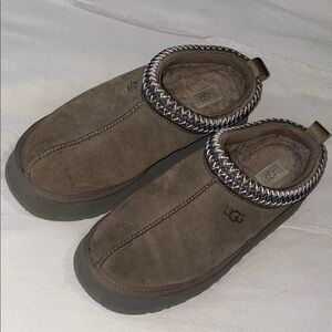 UGG Womens Dark Brown Slip-On Loafers